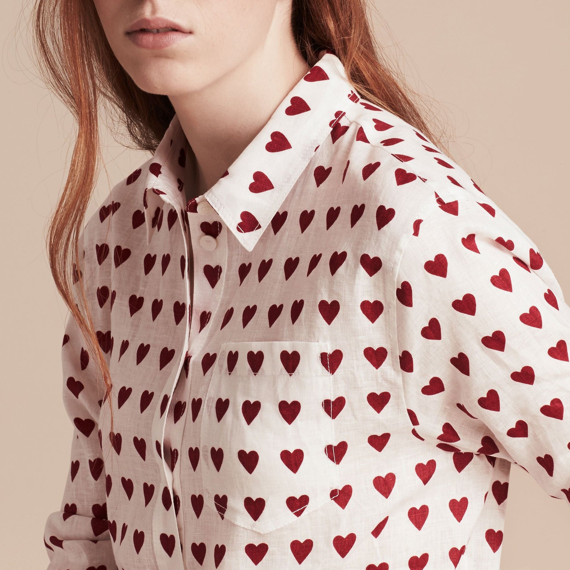 Chemise en lin avec imprimé à cœurs - Parade Red