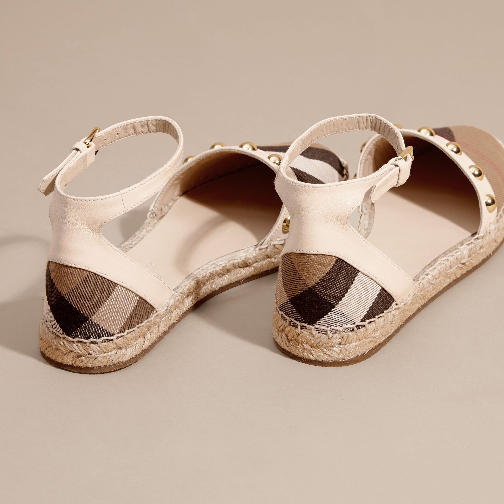Sandales espadrilles en cuir clouté et coton House check - Cream