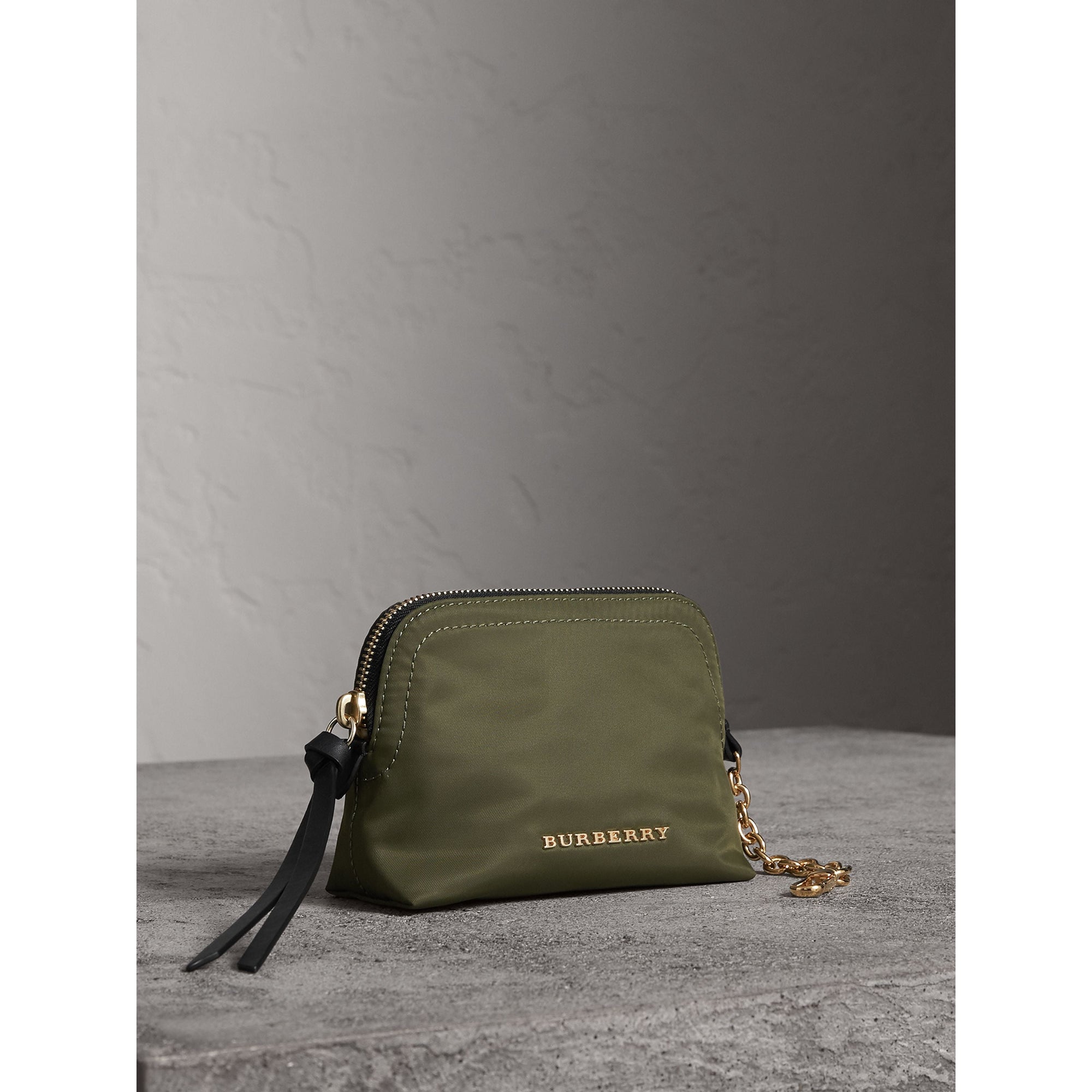 Petite pochette zippée en nylon technique - Canvas Green