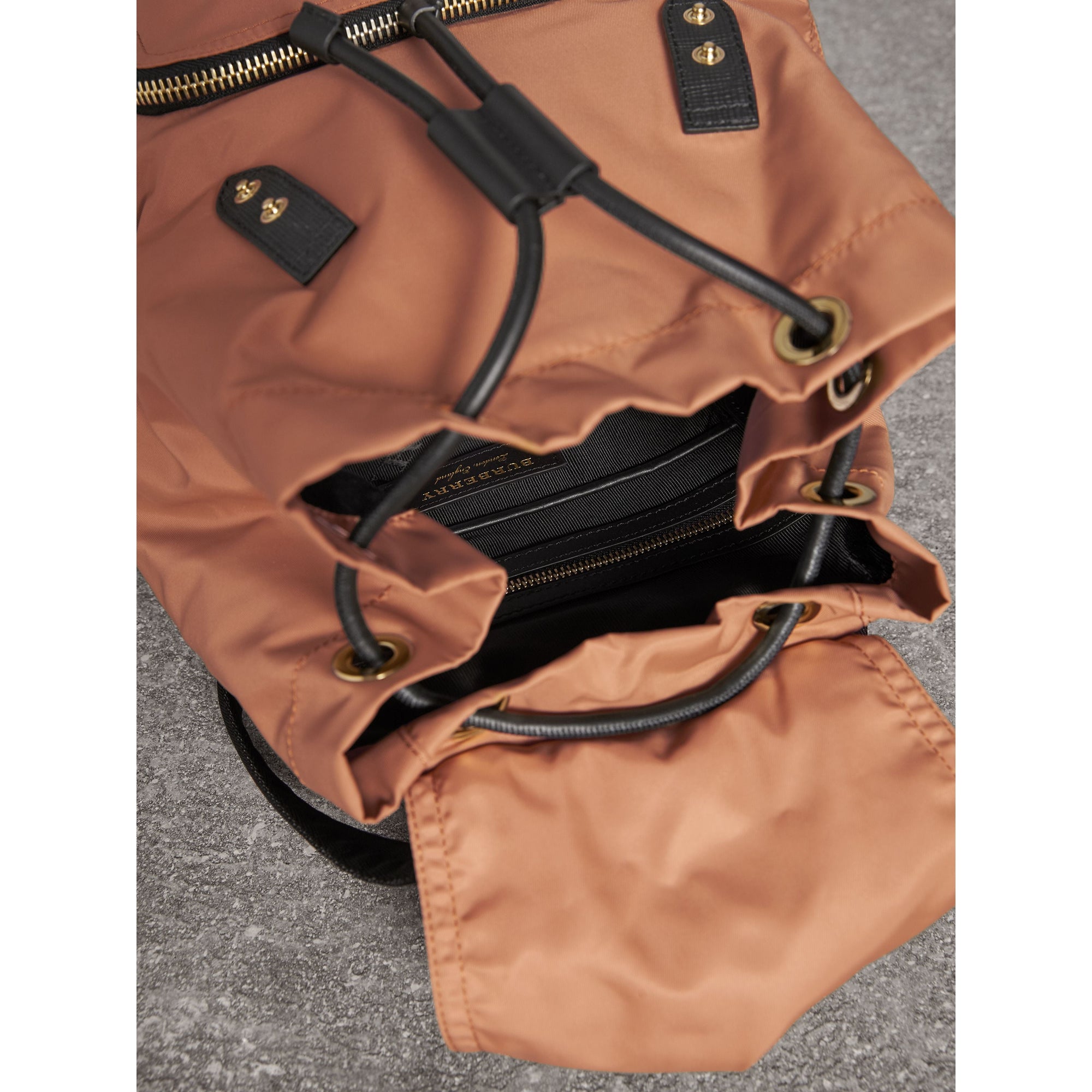 Sac The Rucksack moyen en nylon technique et cuir - Light Flax