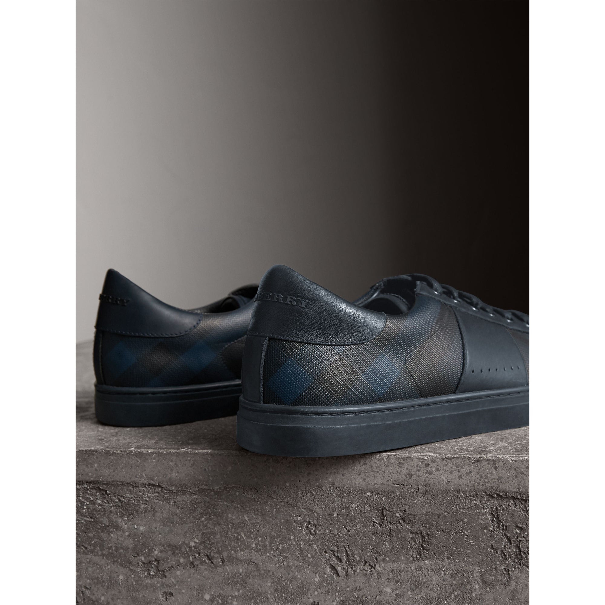 Sneakers en cuir et tissu London check - Navy