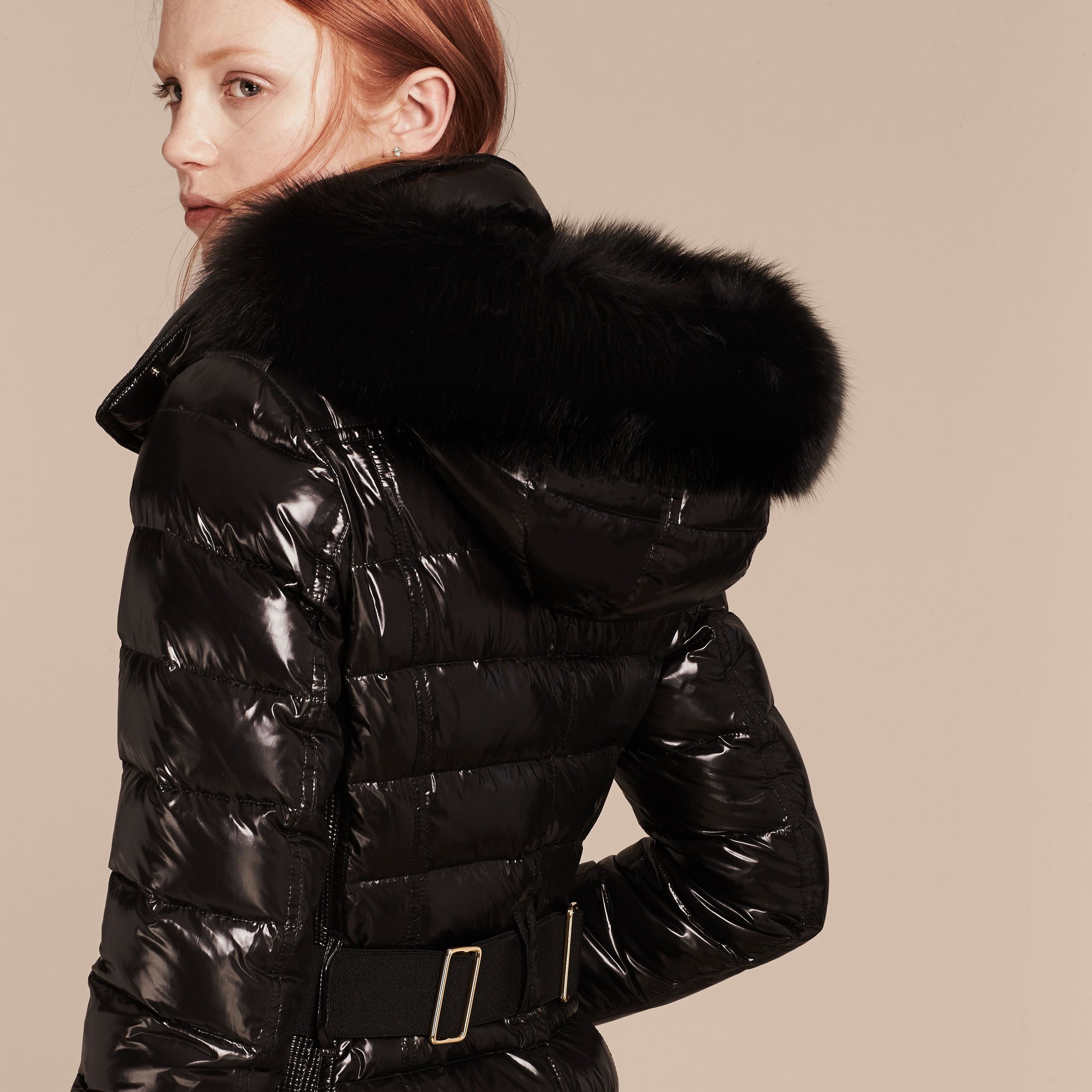 Manteau rembourré en duvet à capuche amovible bordée de fourrure - Black