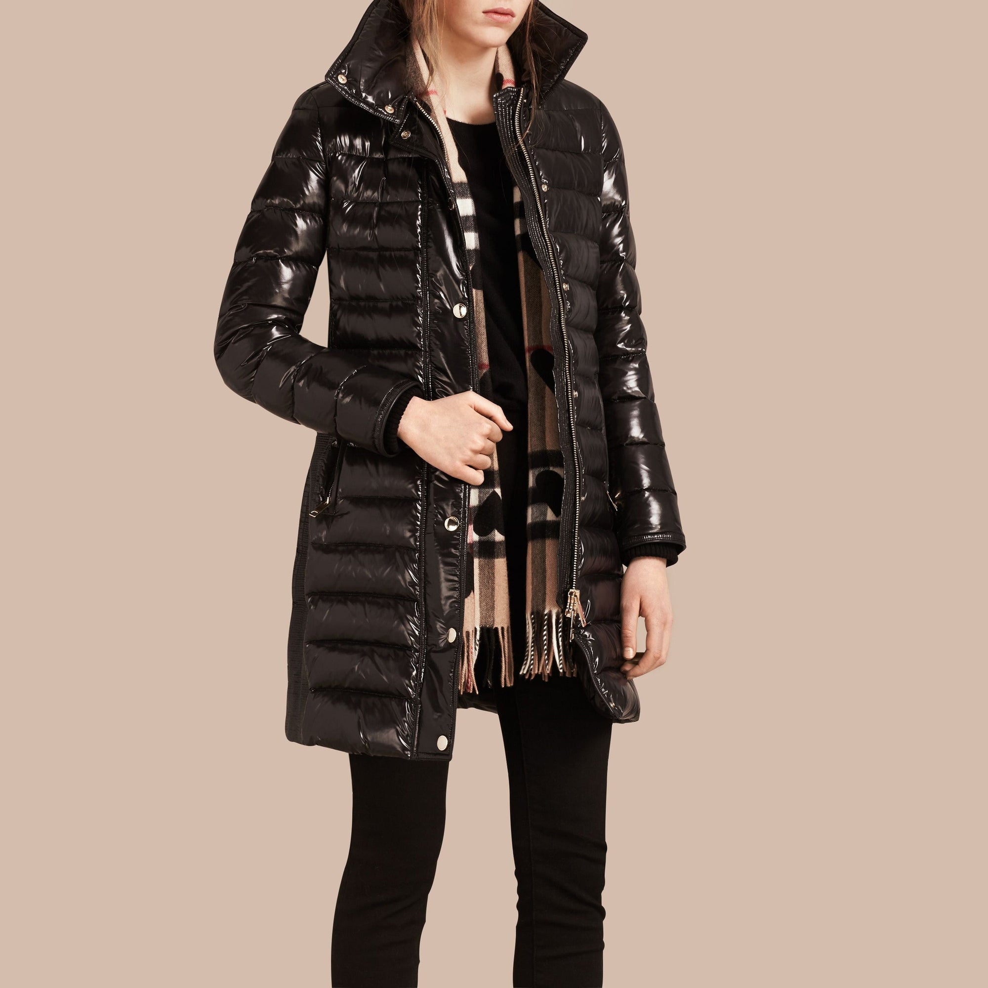 Manteau rembourré en duvet à capuche amovible bordée de fourrure - Black