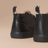 Bottines chukka en cuir doublé du motif check - Black