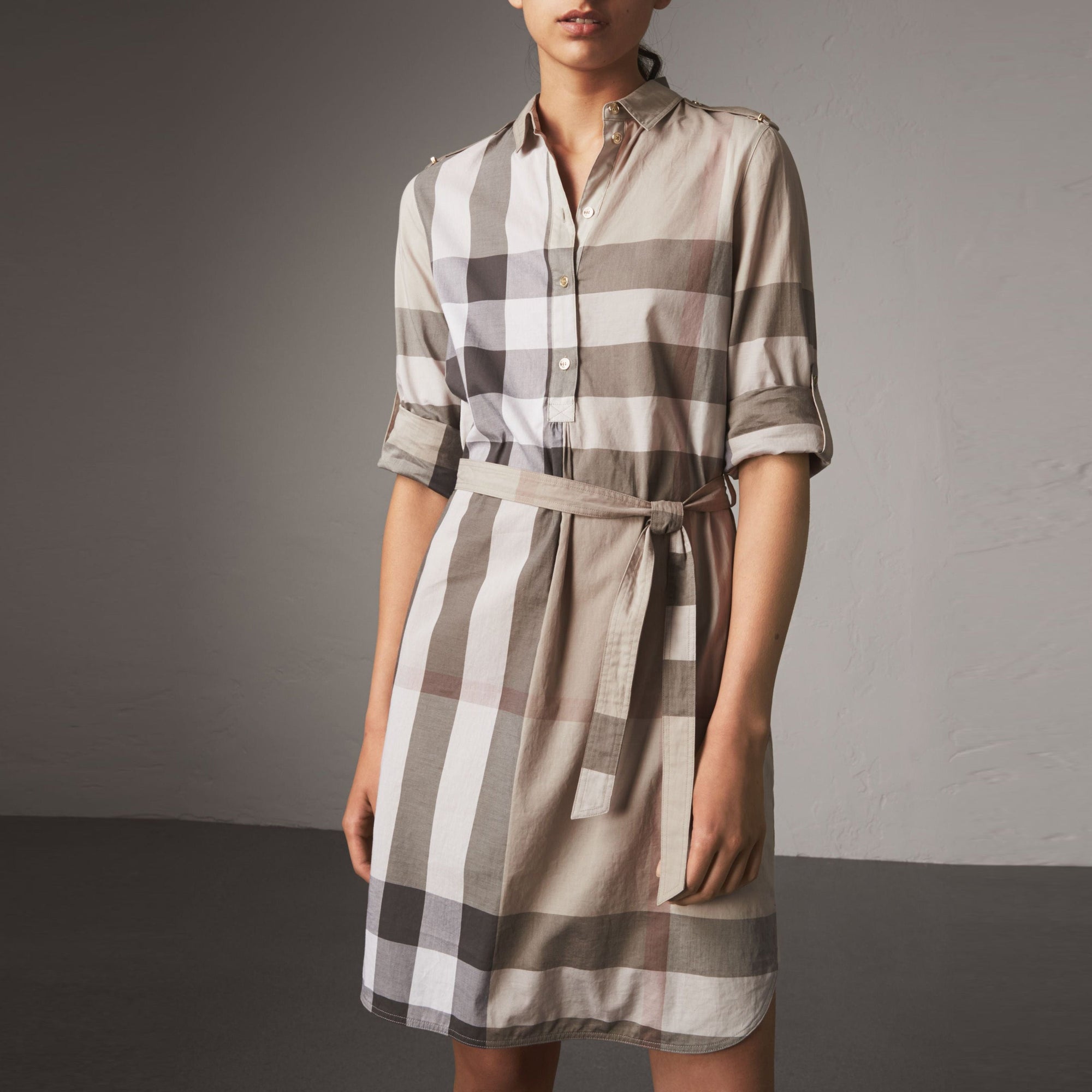 Robe chemise en coton à motif check - Pale Stone