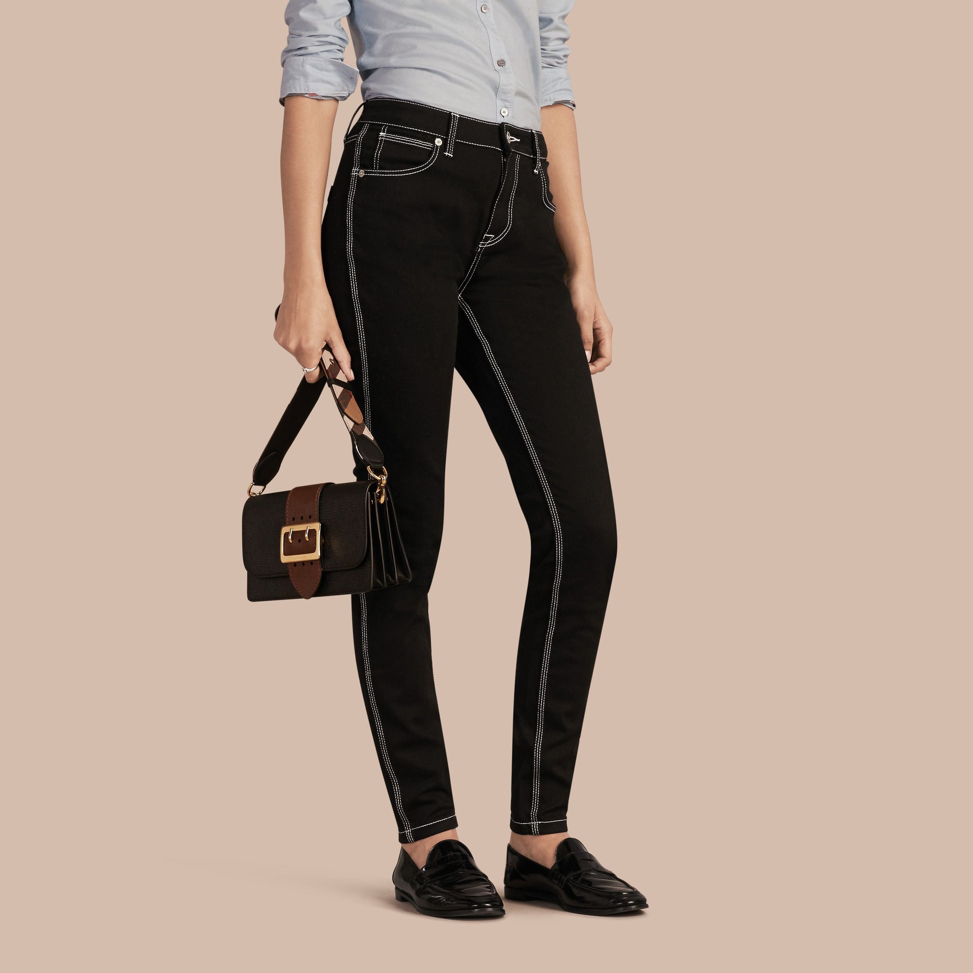 Jean skinny stretch avec surpiqûres contrastantes - Black