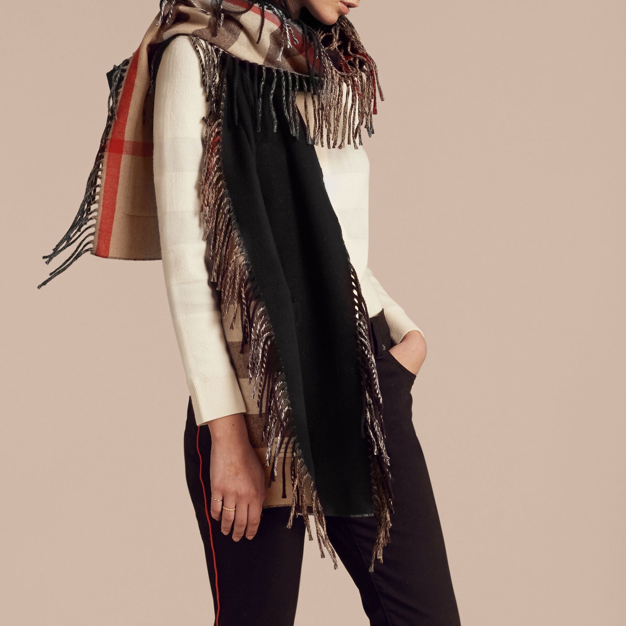 Étole en laine mérinos et cachemire à franges - Camel & Black