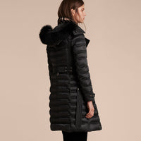 Doudoune longue rembourrée en duvet avec bordure en fourrure - Black