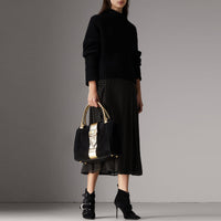 Sac tote The Buckle moyen en cuir velours et peau de serpent - Black & Gold