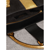 Sac tote The Buckle moyen en cuir velours et peau de serpent - Black & Gold