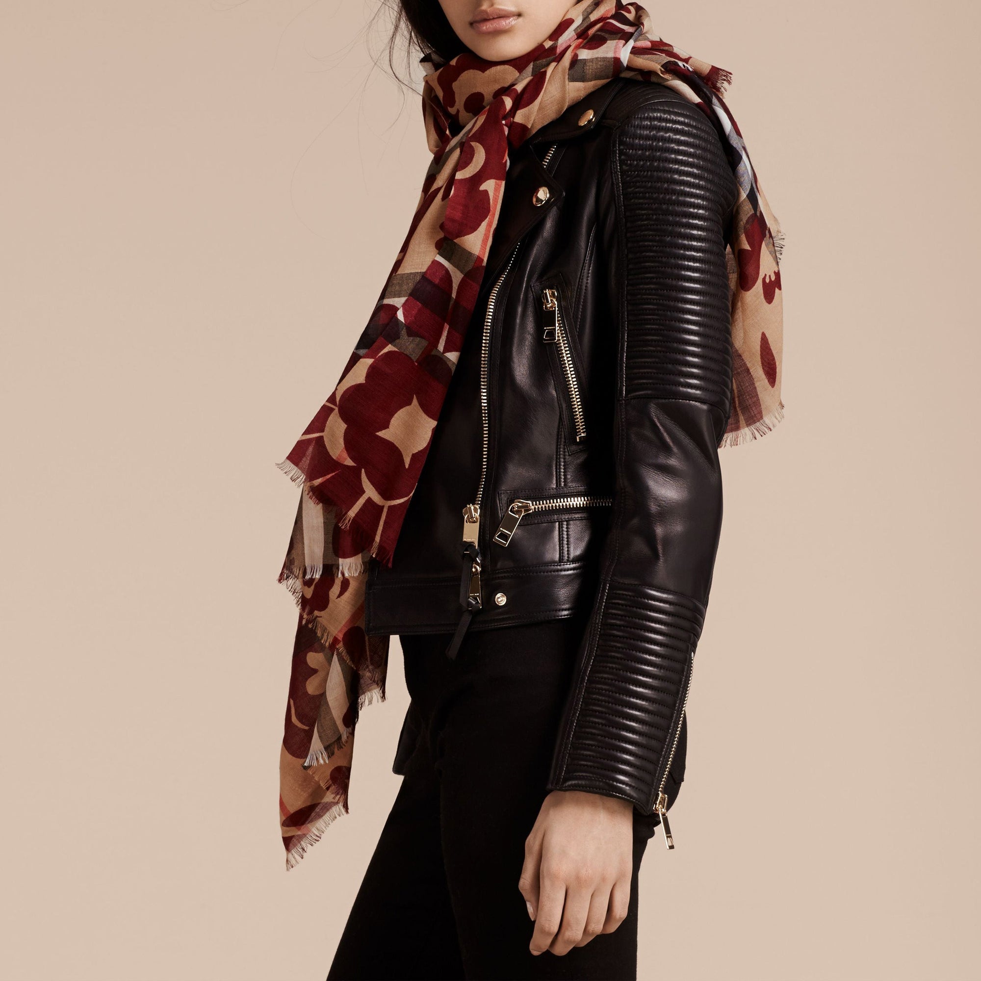 Foulard en laine et soie à motif check et imprimé floral - Crimson