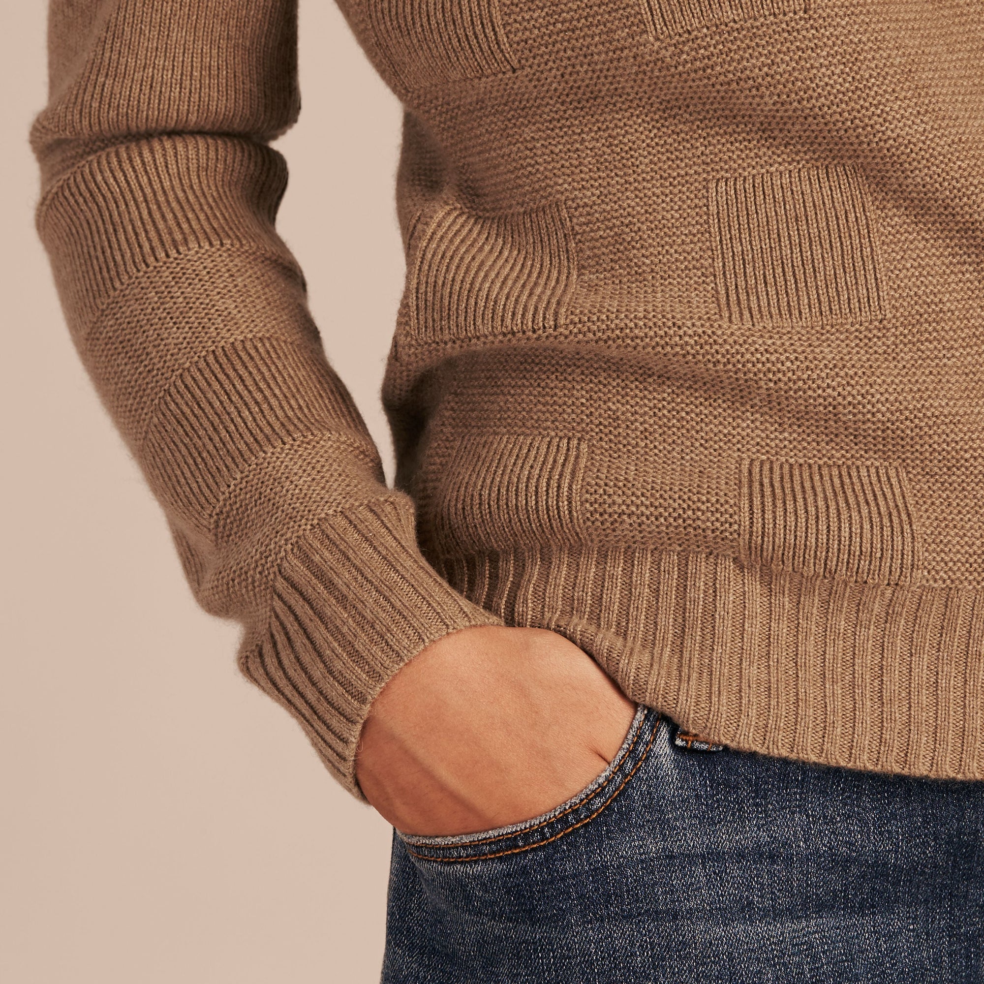 Pull en maille de laine et cachemire à motif check - Camel