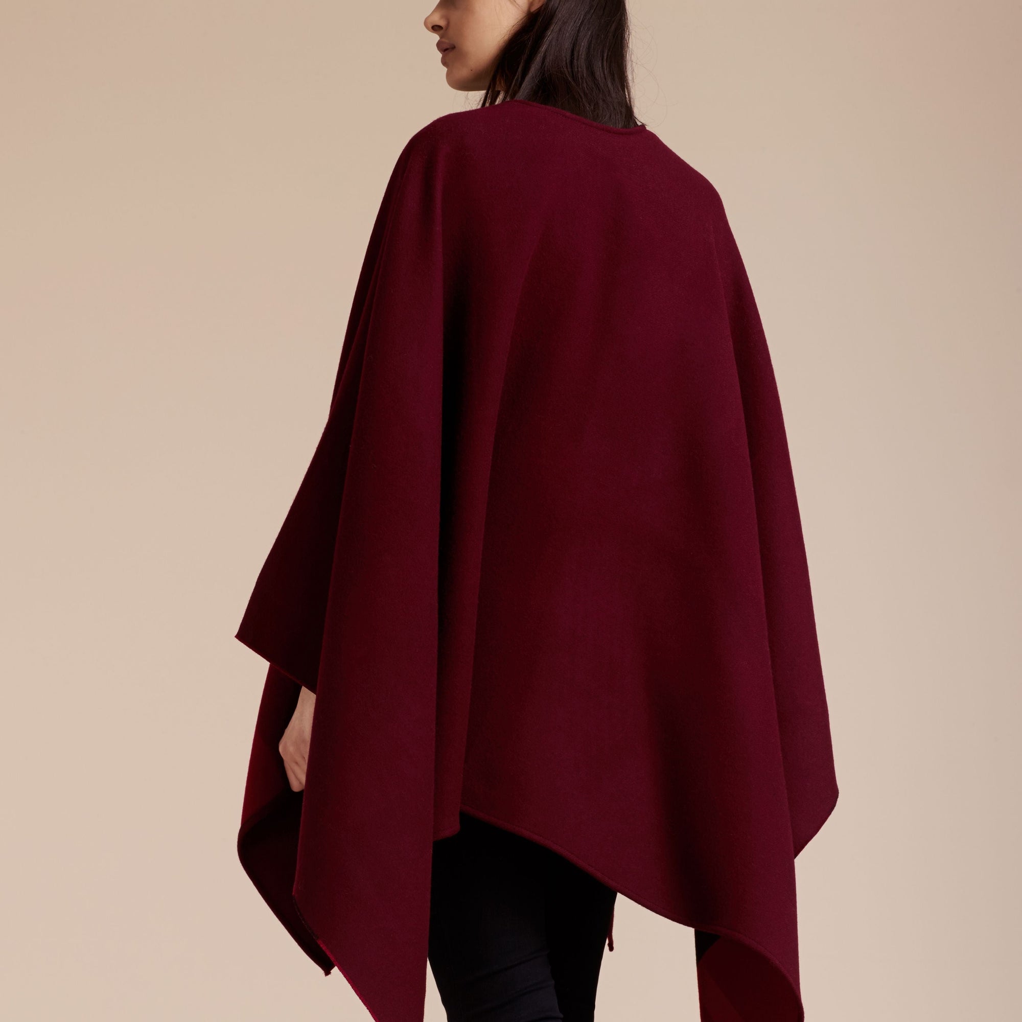 Poncho réversible en laine mérinos à motif check - Parade Red