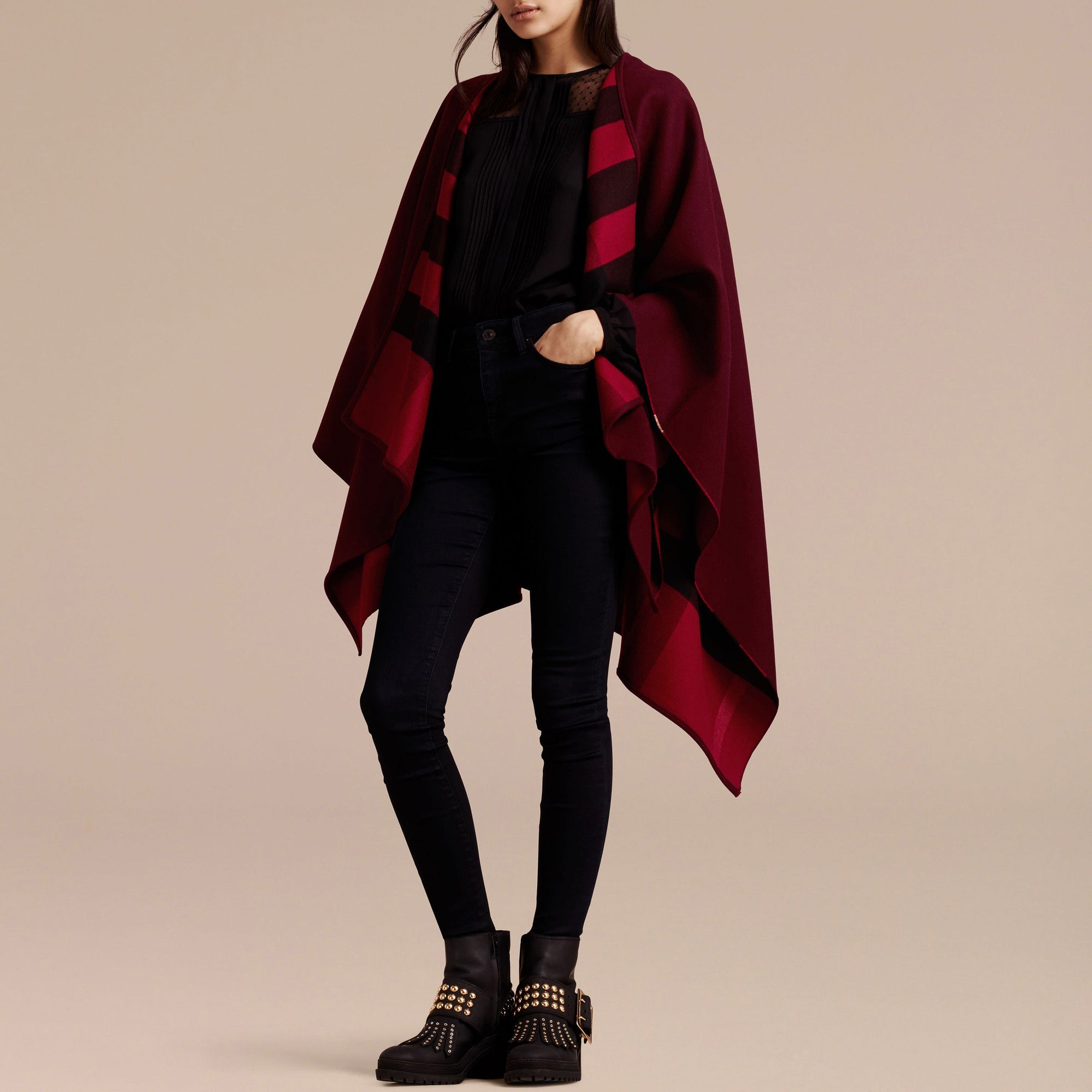 Poncho réversible en laine mérinos à motif check - Parade Red