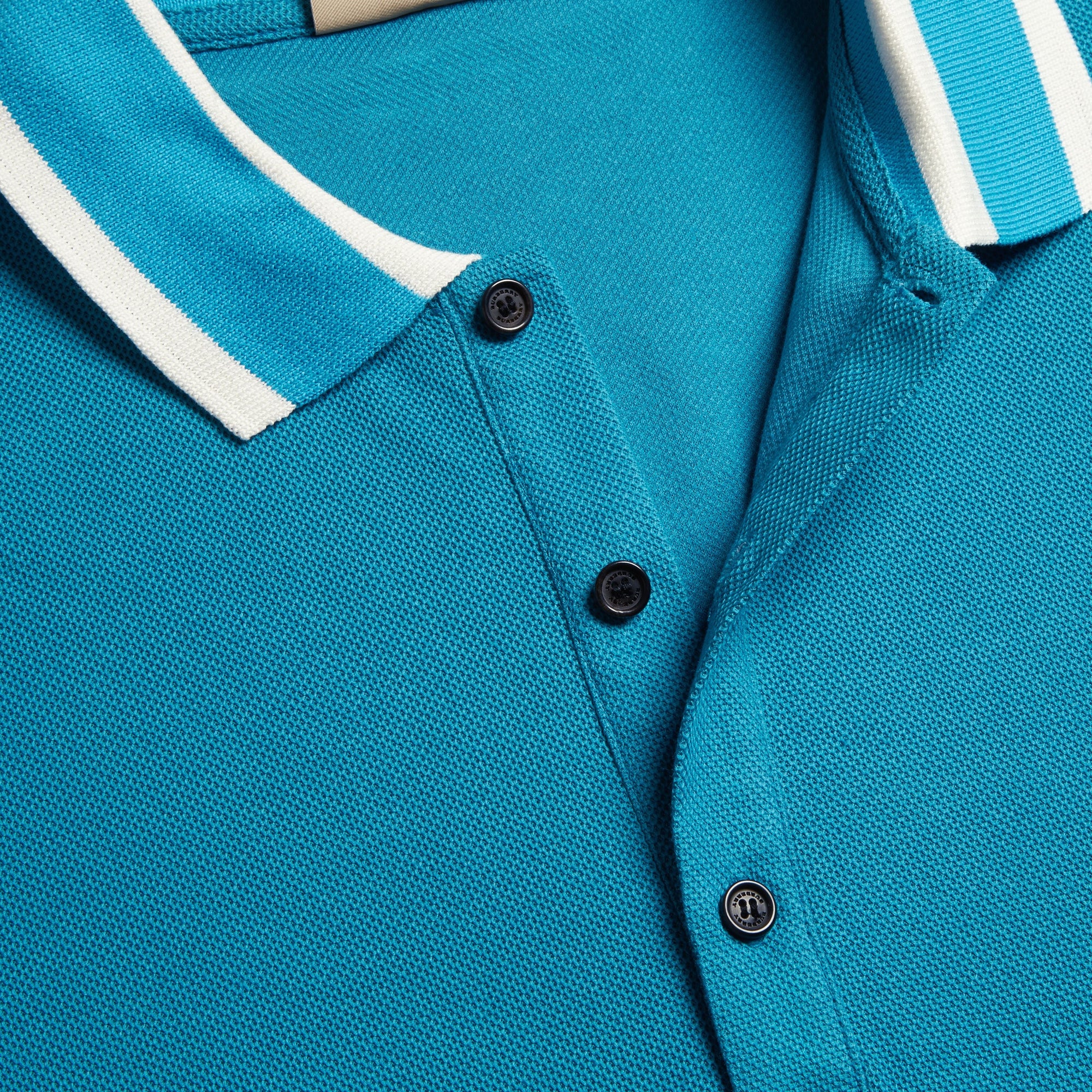 Polo en piqué de coton avec col rayé - Bright Turquoise