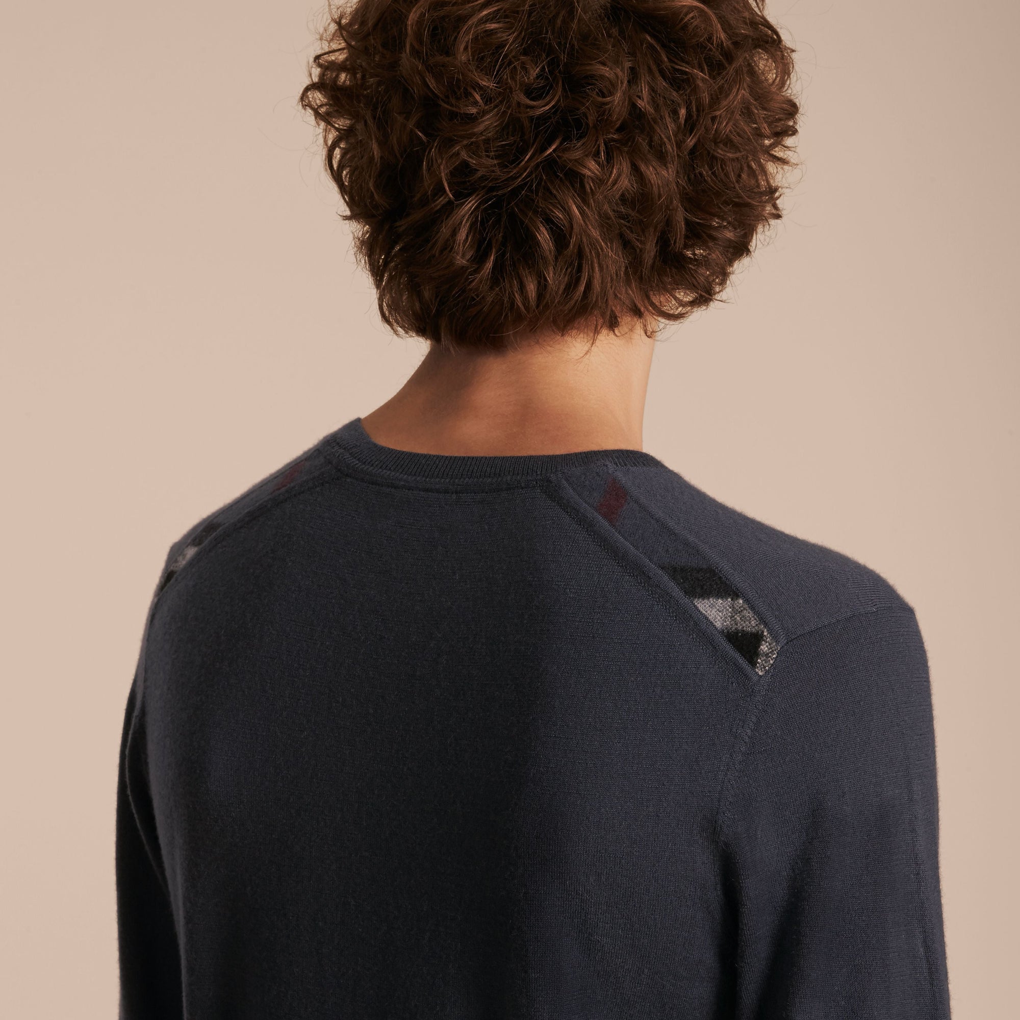 Pull en cachemire avec éléments en jacquard à motif check - Dark Grey Melange
