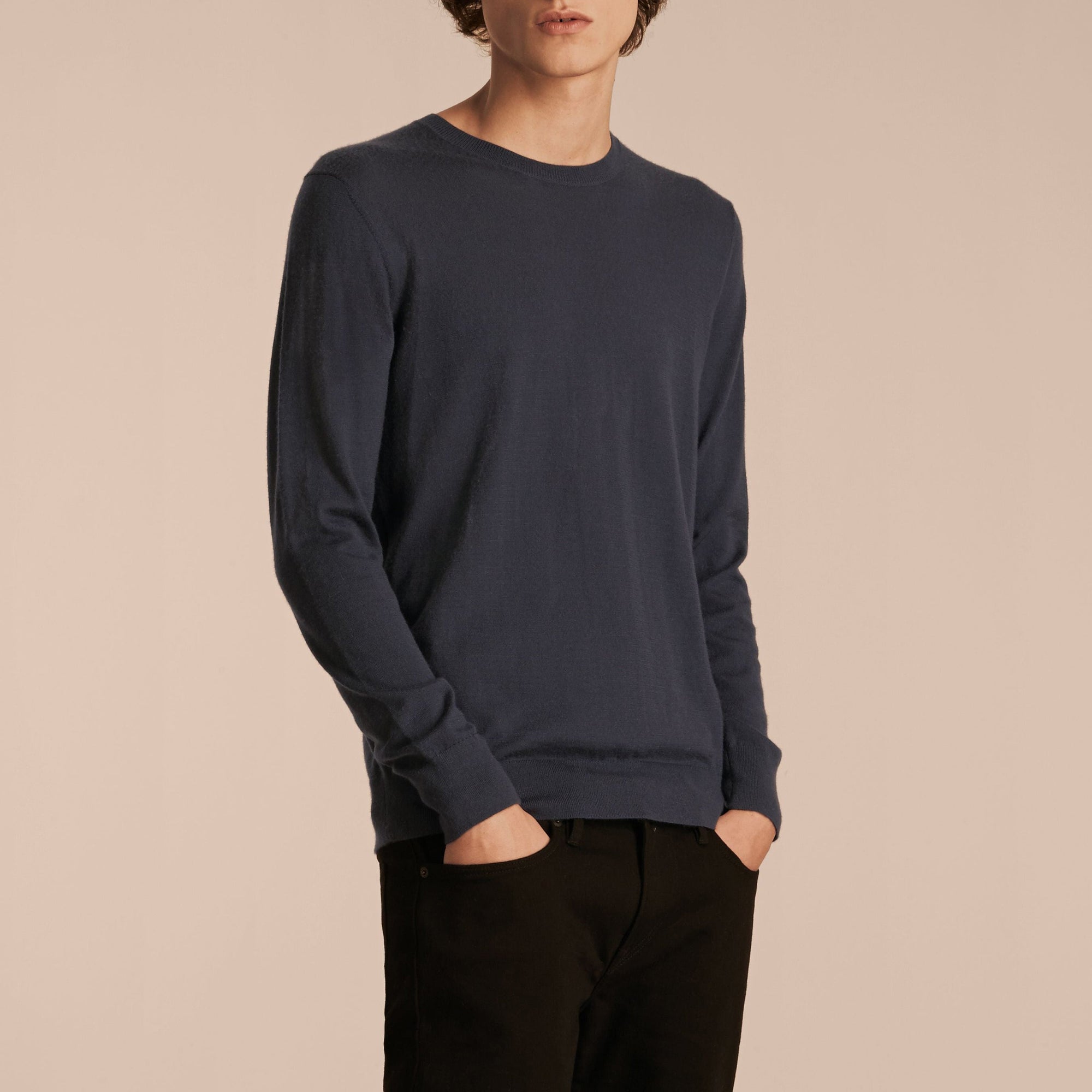 Pull en cachemire avec éléments en jacquard à motif check - Dark Grey Melange