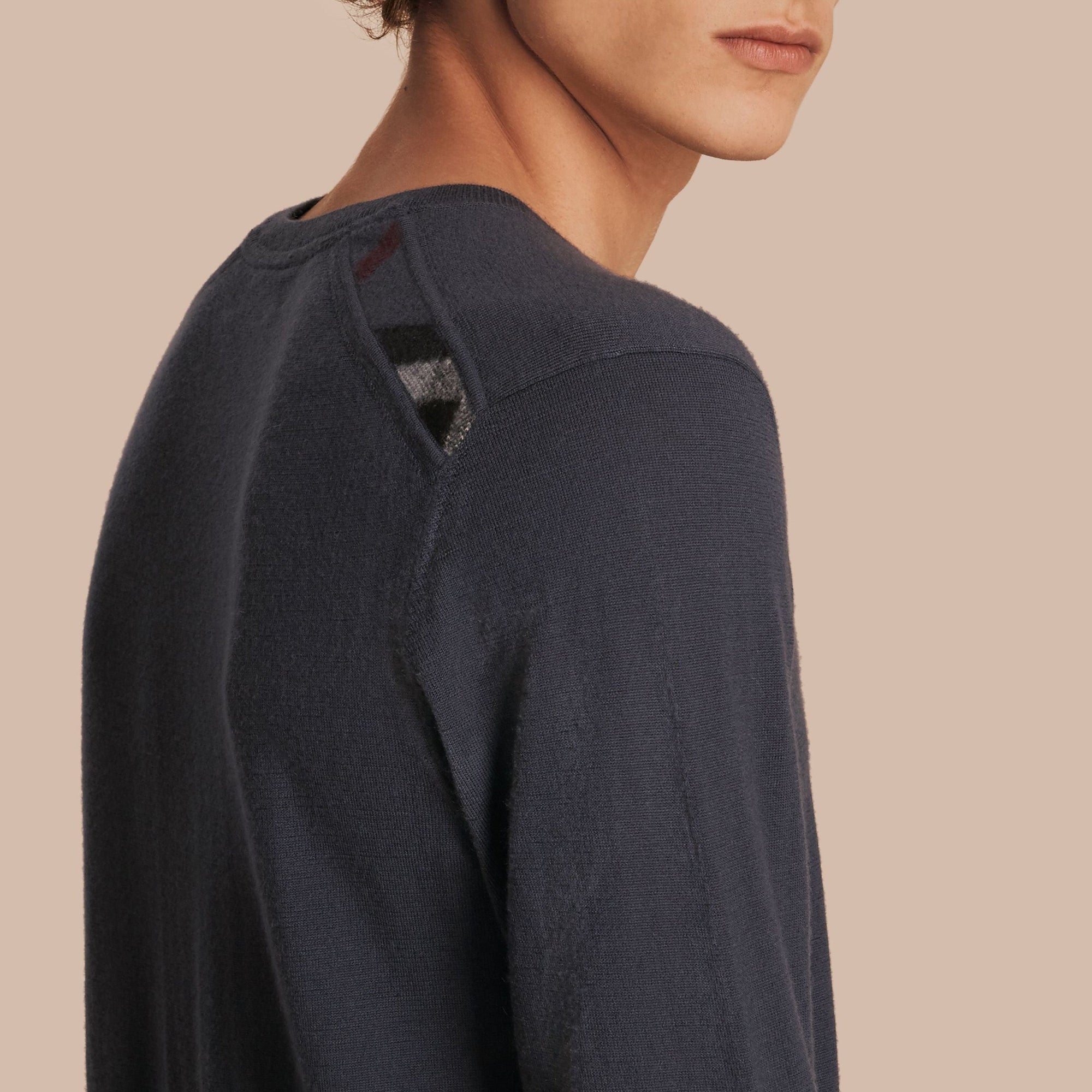 Pull en cachemire avec éléments en jacquard à motif check - Dark Grey Melange