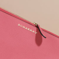 Clutch en cuir doublé du motif check - Pink Azalea