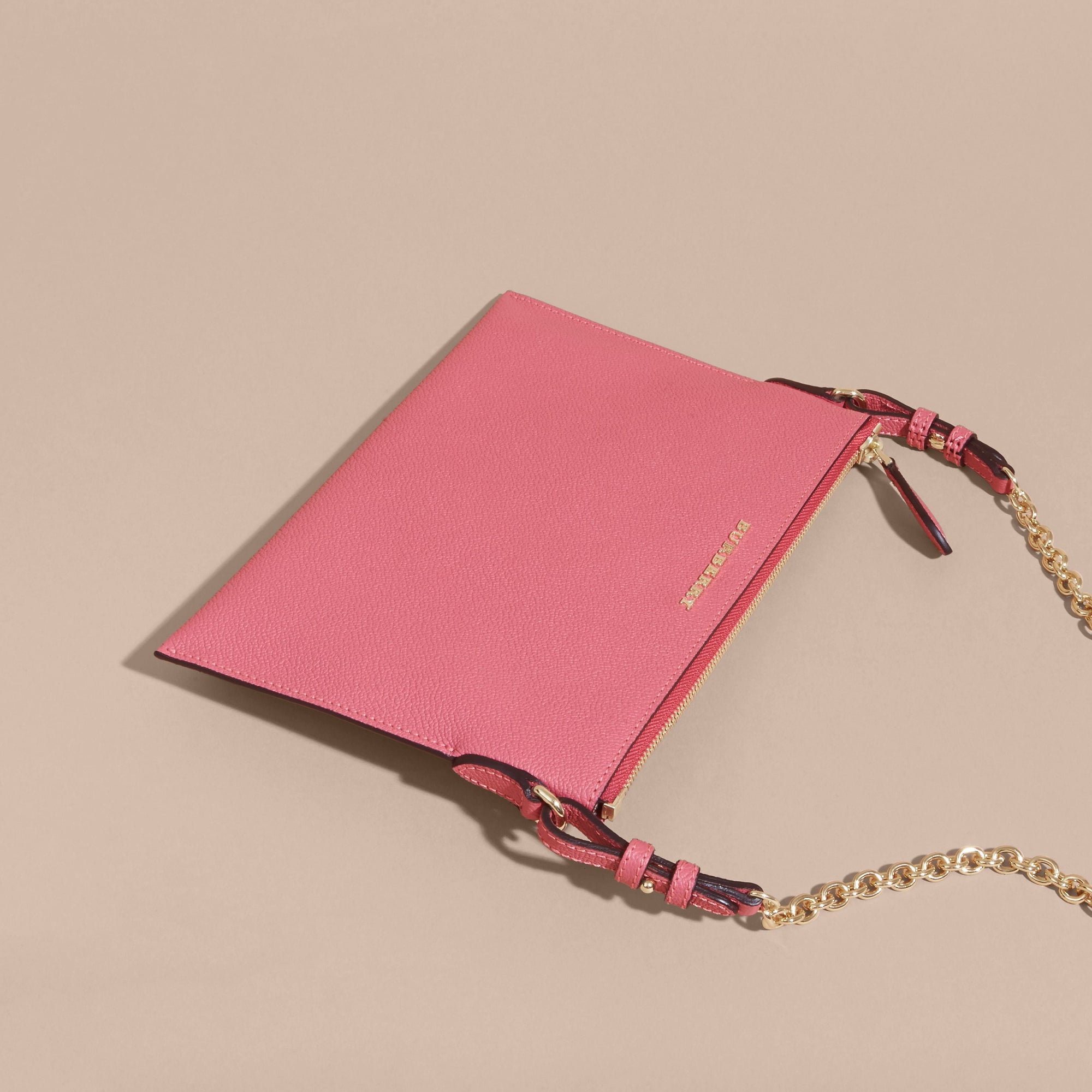 Clutch en cuir doublé du motif check - Pink Azalea