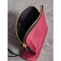 Grande pochette zippée en nylon technique - Plum Pink