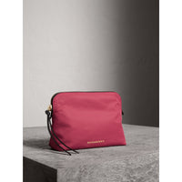 Grande pochette zippée en nylon technique - Plum Pink