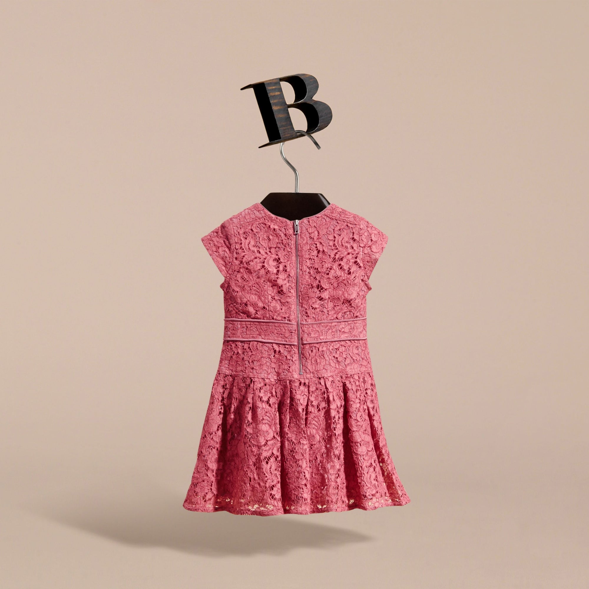 Robe en macramé de dentelle à mancherons - Pink Azalea