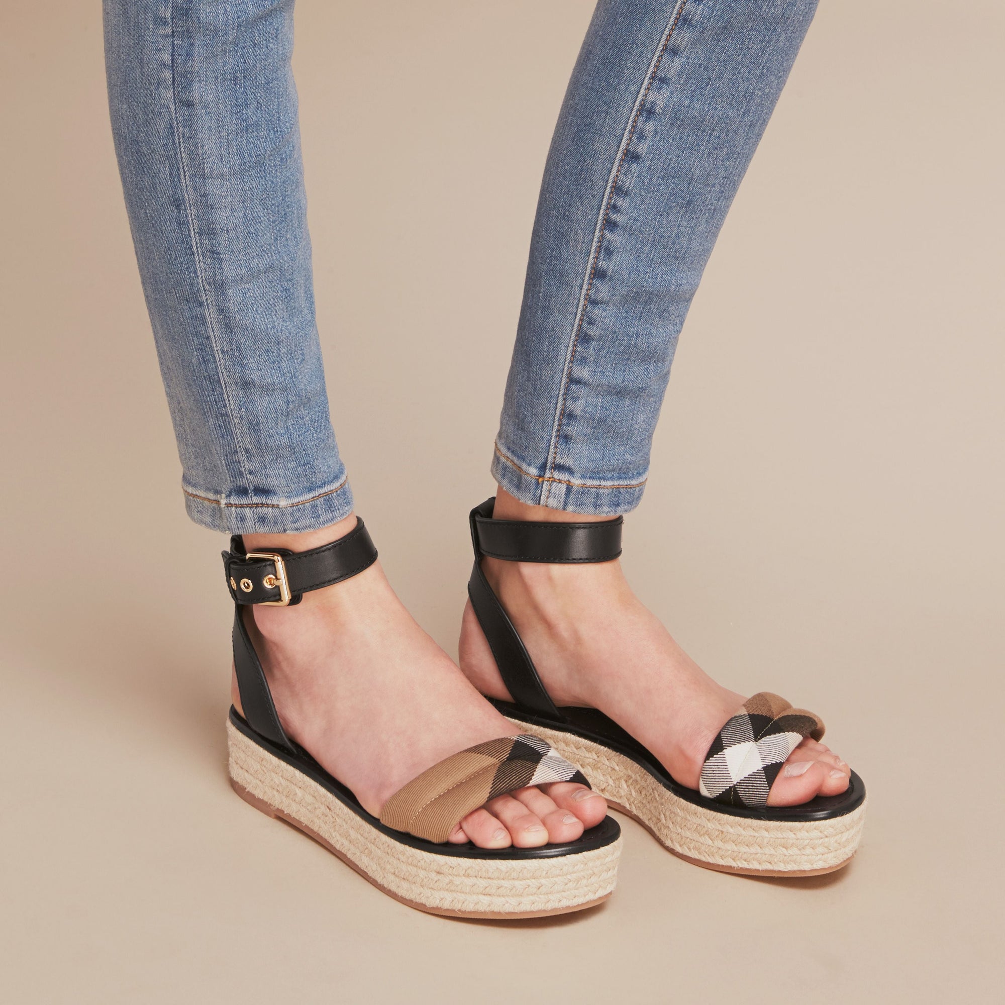 Sandales espadrilles à plateforme en cuir et coton House check - Black
