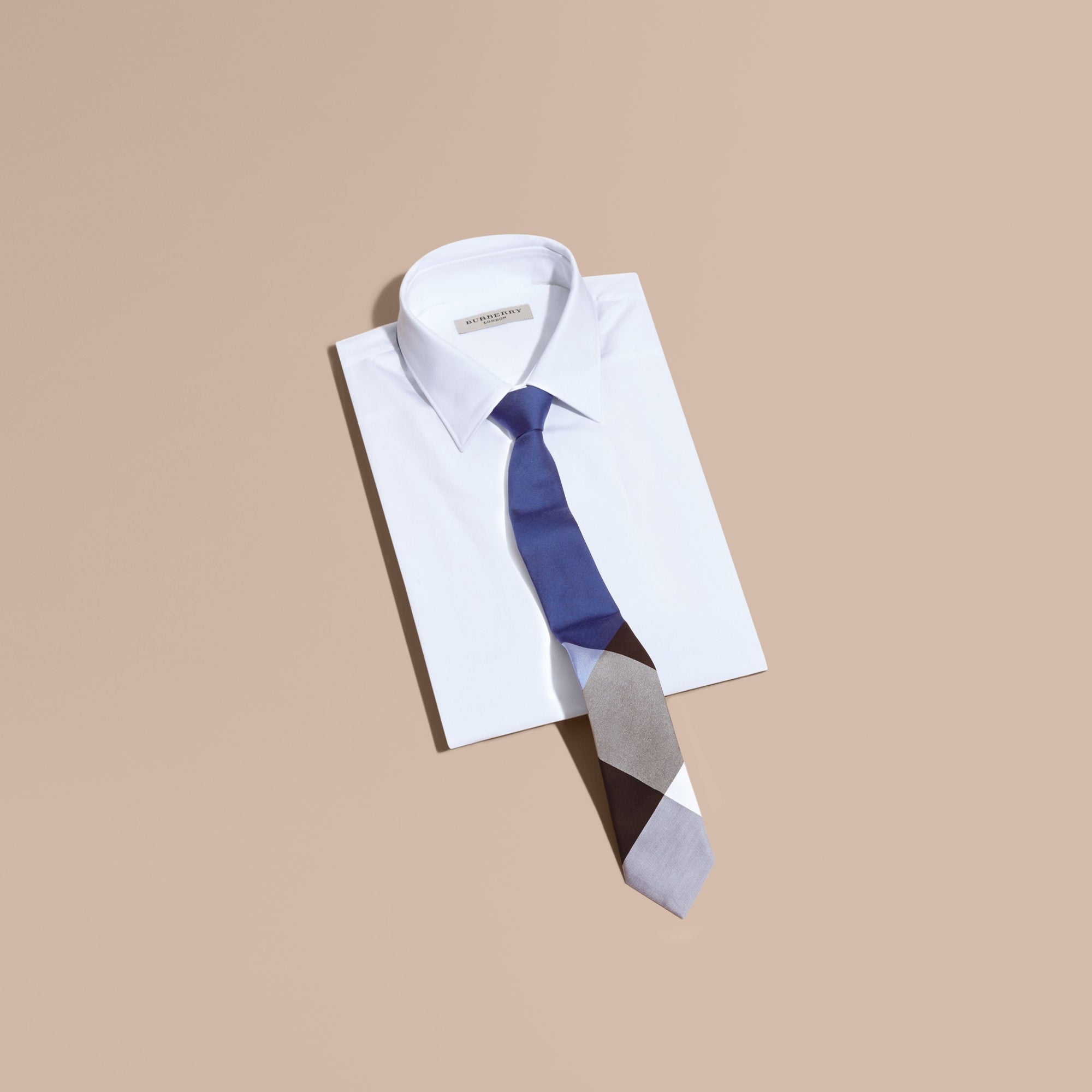 Cravate fine en soie et coton à motif check - Chalk Blue