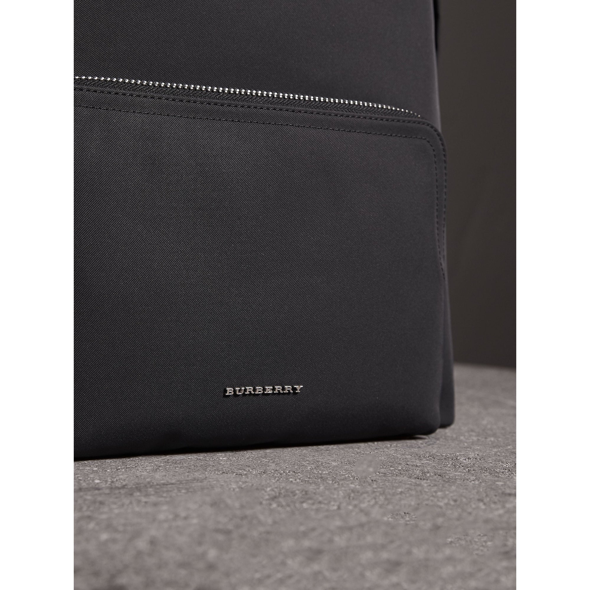 Sac à dos en tissu technique avec détails en cuir - Black