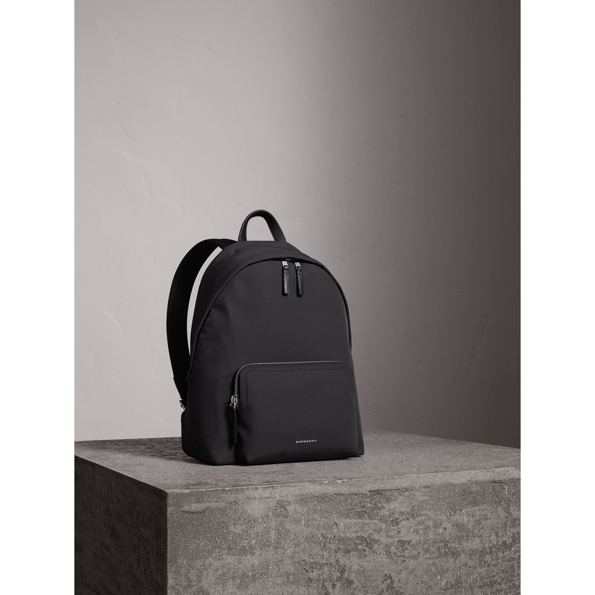 Sac à dos en tissu technique avec détails en cuir - Black