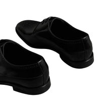 Chaussures de style derby en cuir avec détails perforés - Black