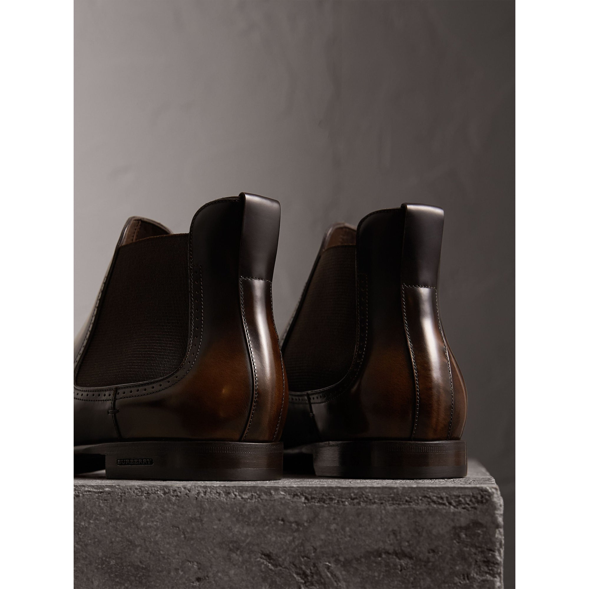 Bottines Chelsea en cuir ornées de perforations - Chocolate Brown