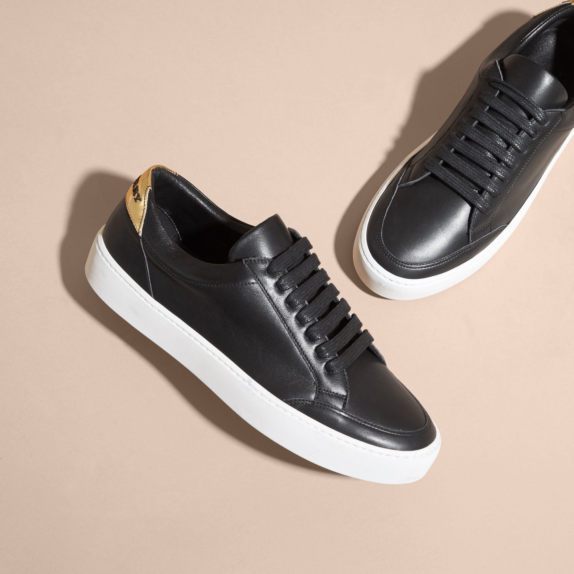 Sneakers en cuir avec détail métallisé - Antique Gold & Black