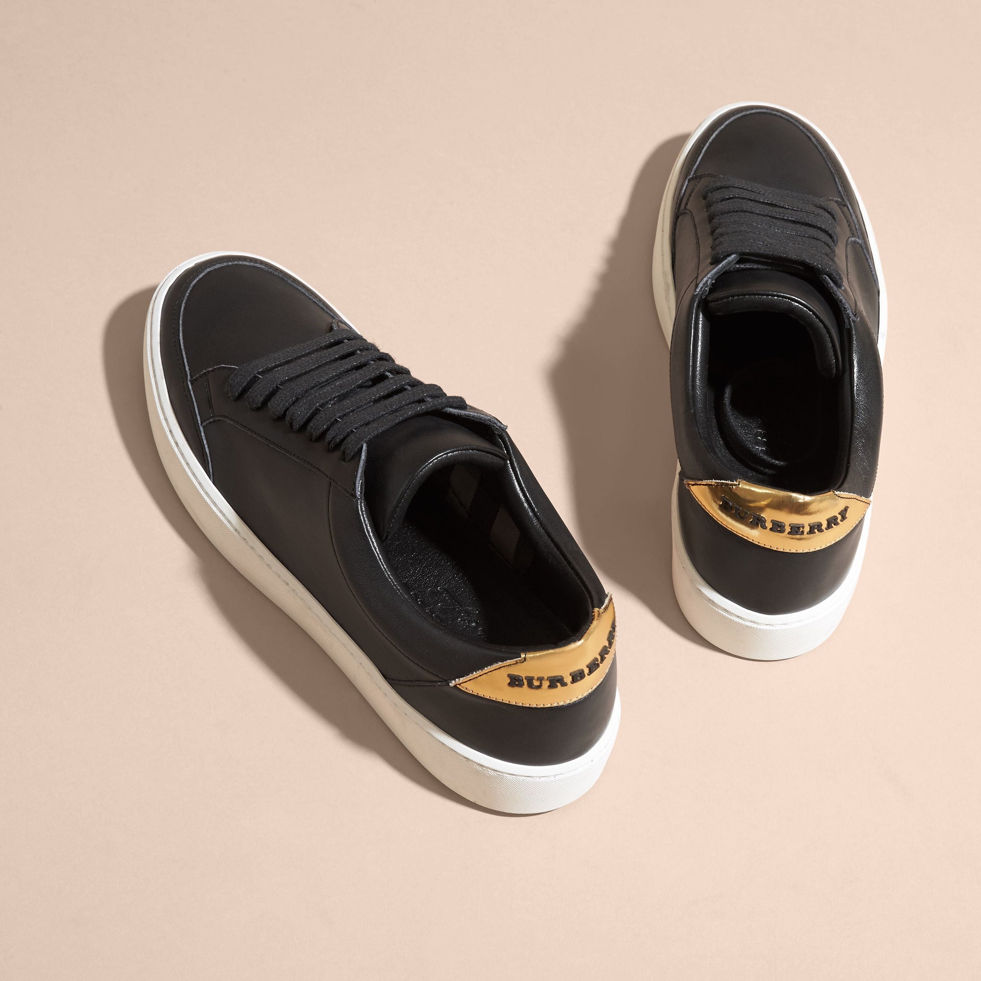 Sneakers en cuir avec détail métallisé - Antique Gold & Black