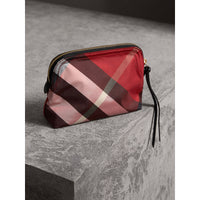 Pochette medium zippée en tissu technique à motif check - Parade Red