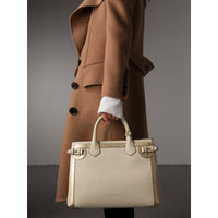 Sac The Banner medium en cuir avec appliqués ton sur ton - Limestone