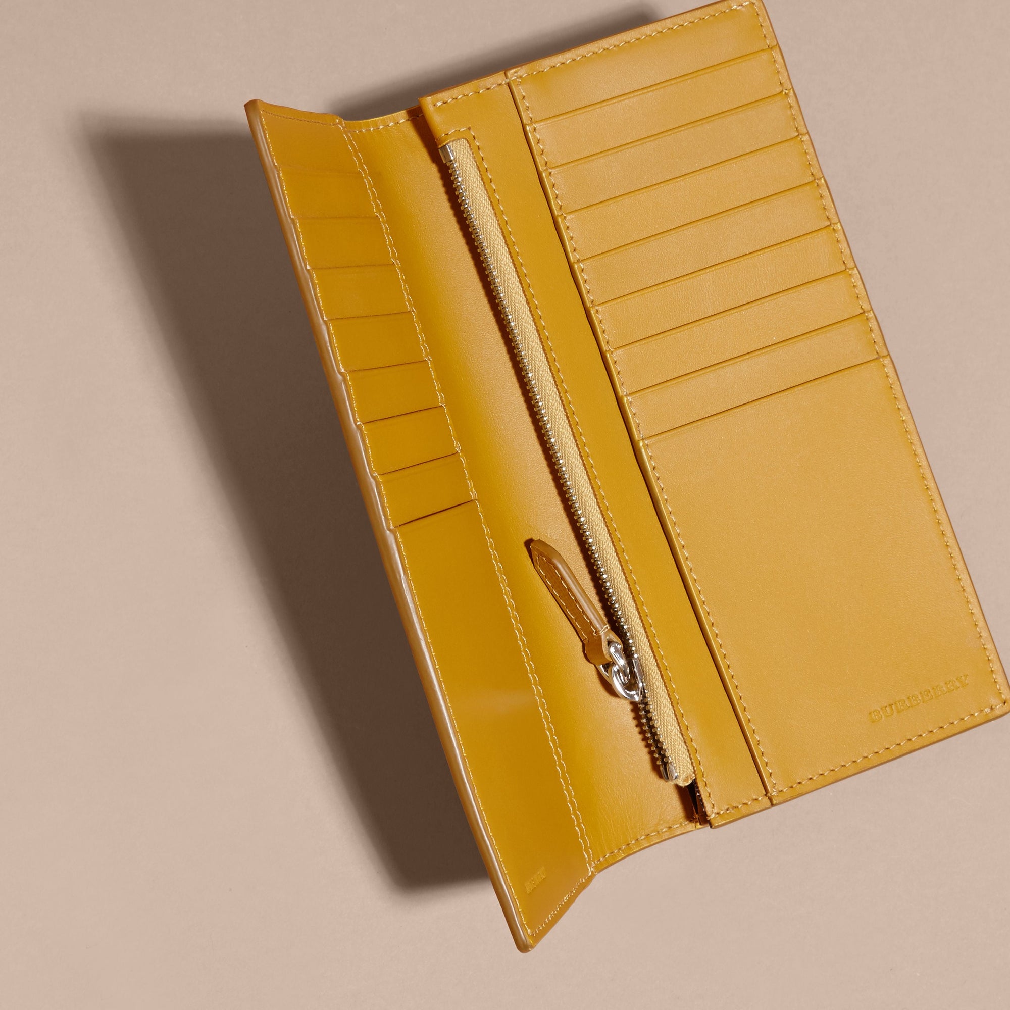Portefeuille continental en cuir London - Larch Yellow