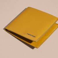 Portefeuille à rabat multidevise en cuir London - Larch Yellow