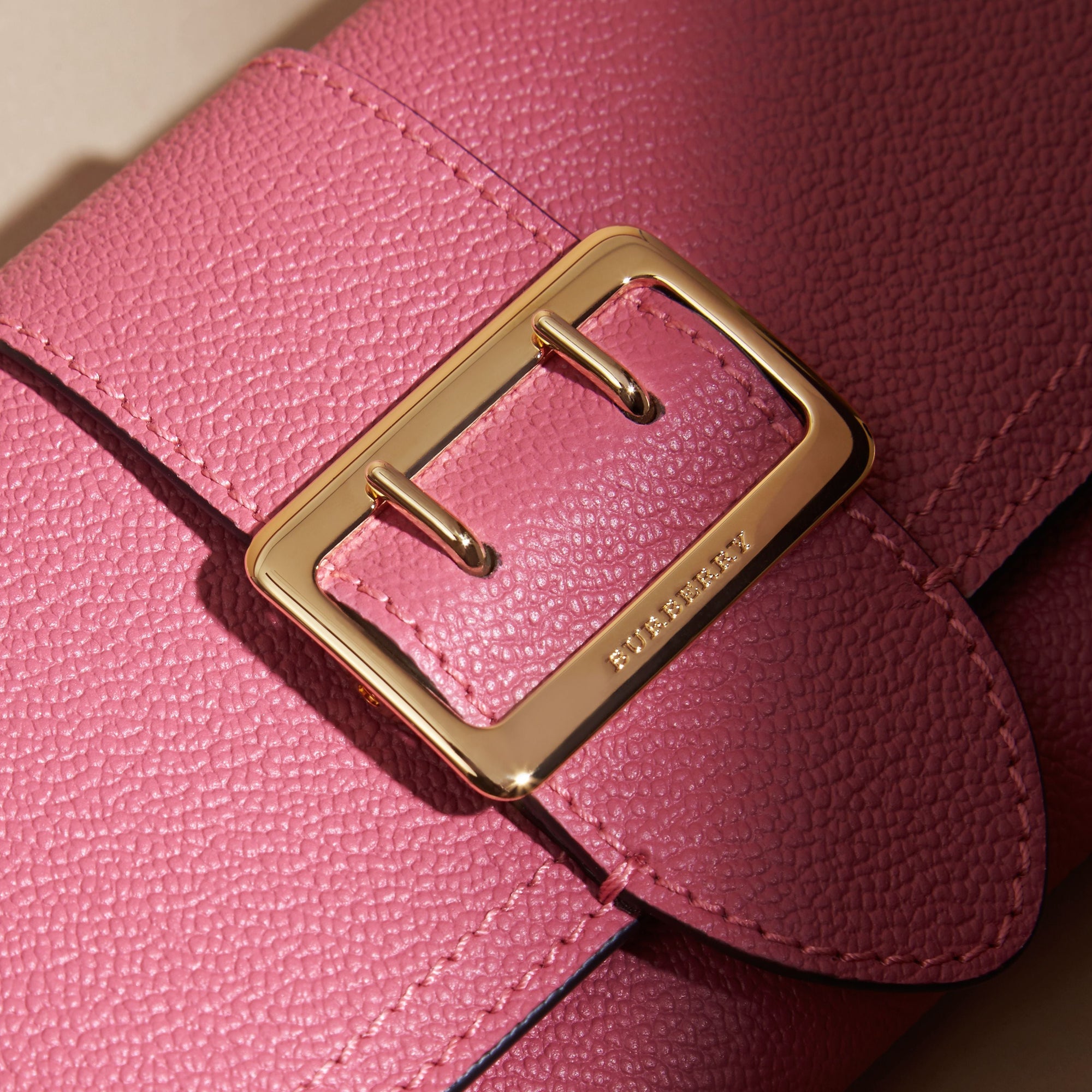 Portefeuille continental en cuir texturé - Pink Azalea