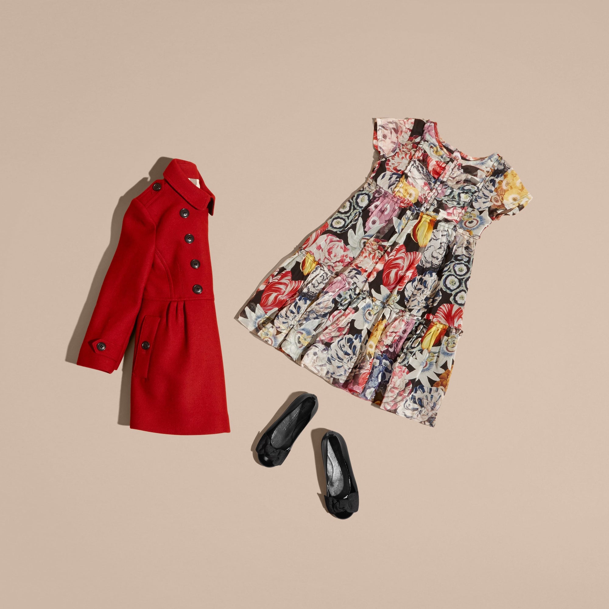 Robe en soie ruchée à imprimé floral arty - Black