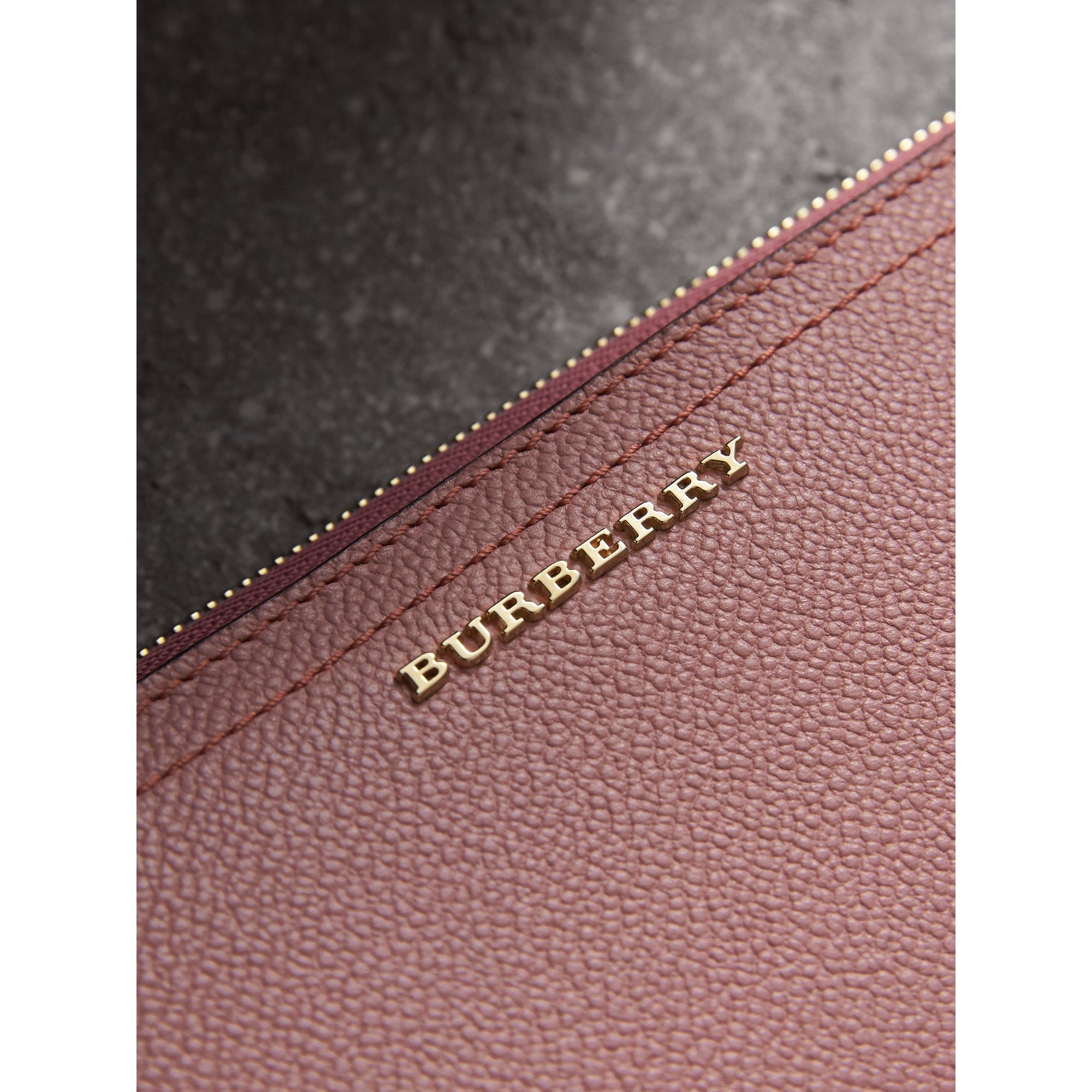 Portefeuille zippé en cuir grainé - Dusty Pink