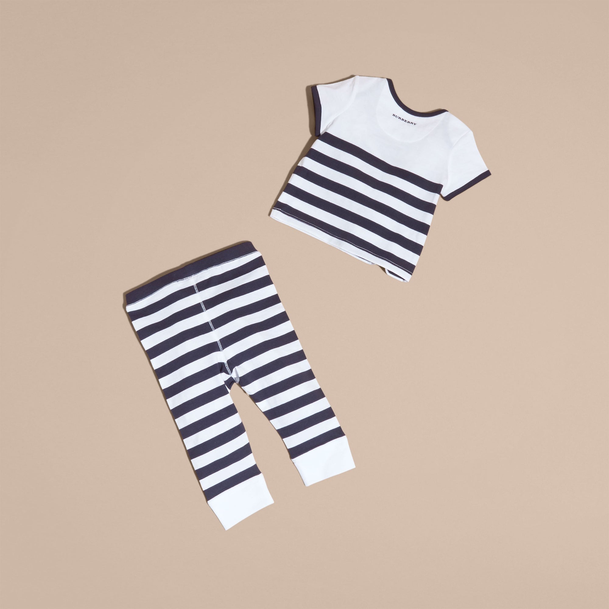 Coffret cadeau bébé deux pièces en coton rayé avec appliqués - Navy