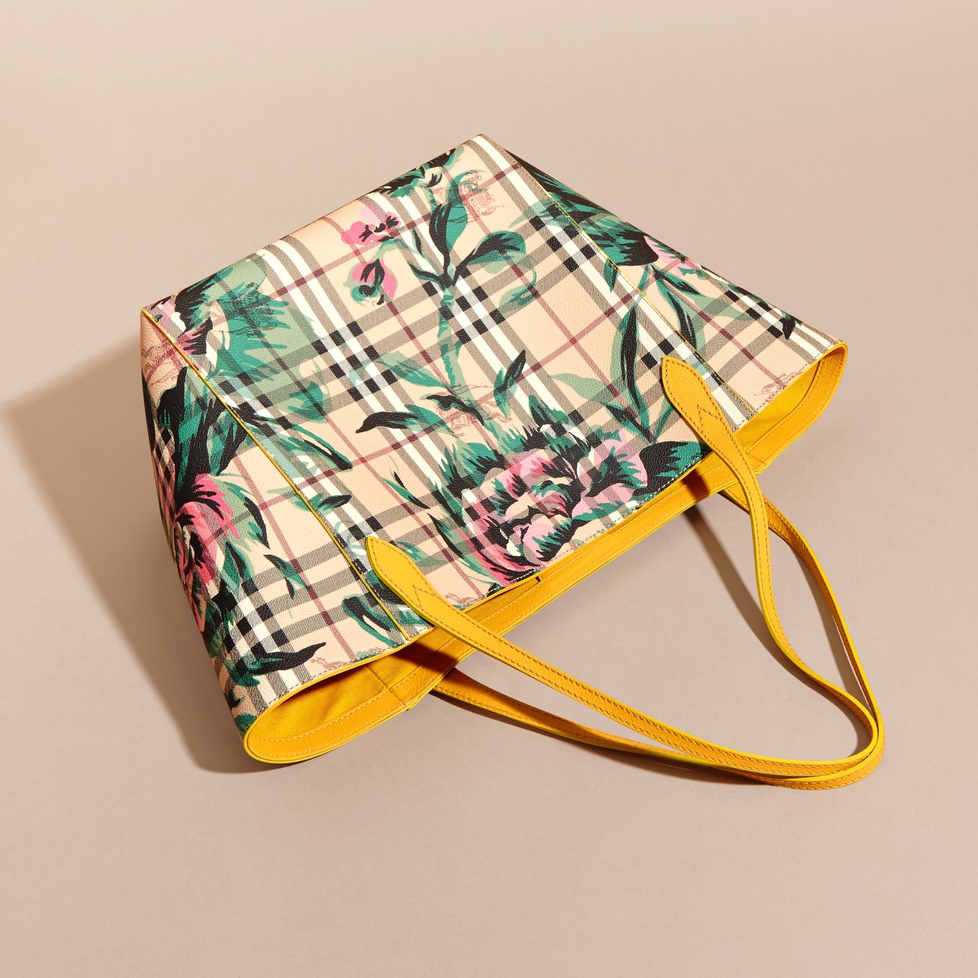 Petit sac The Canter imprimé à pivoines roses - Yellow & Green