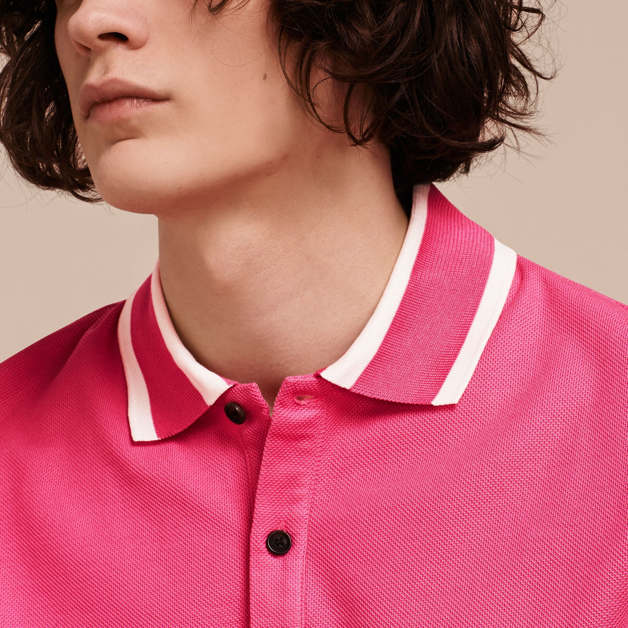 Polo en piqué de coton avec col rayé - Bright Crimson Pink