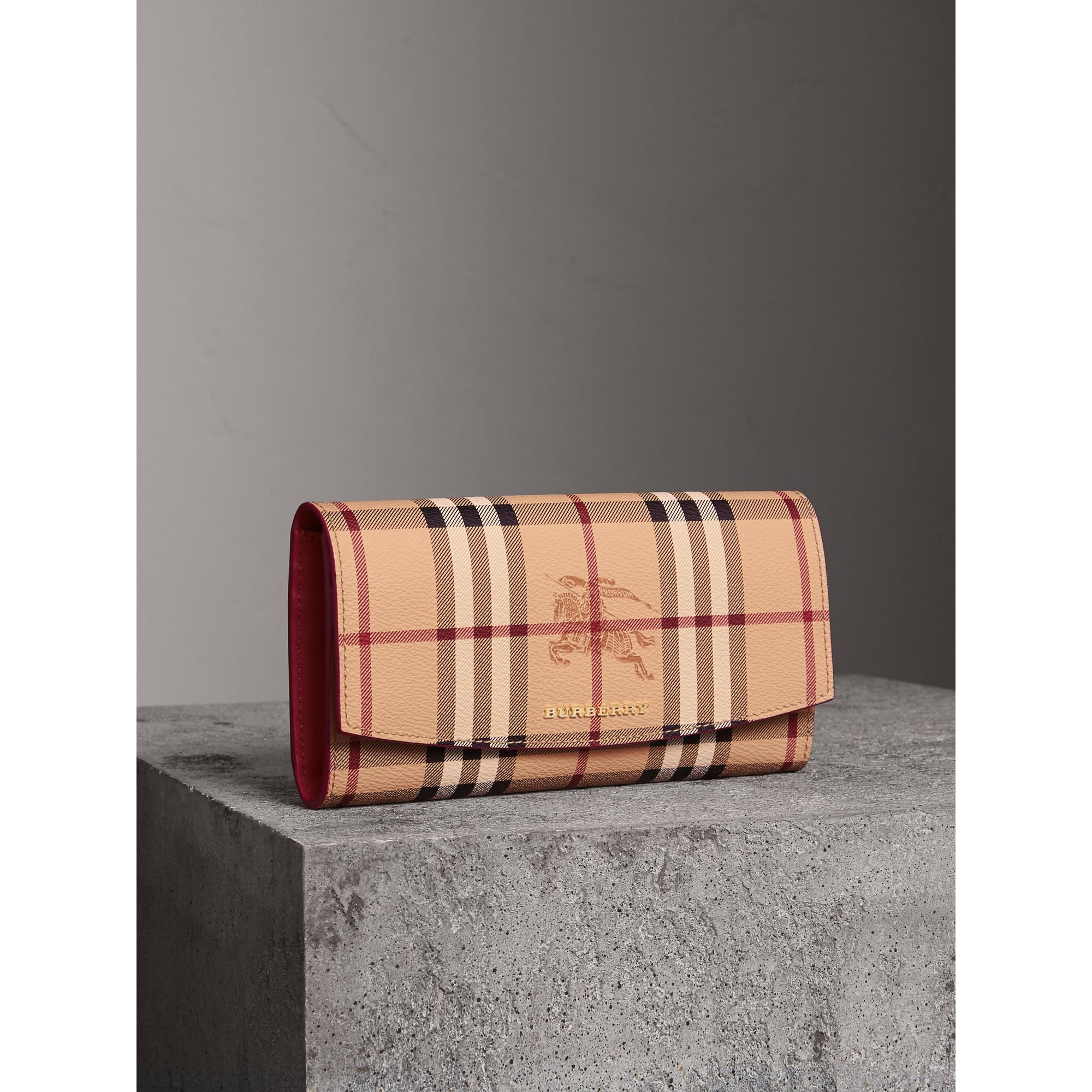 Portefeuille continental à motif Haymarket check avec cuir - Plum Pink