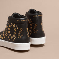 Sneakers montantes en cuir avec détails cloutés et œillets - Black