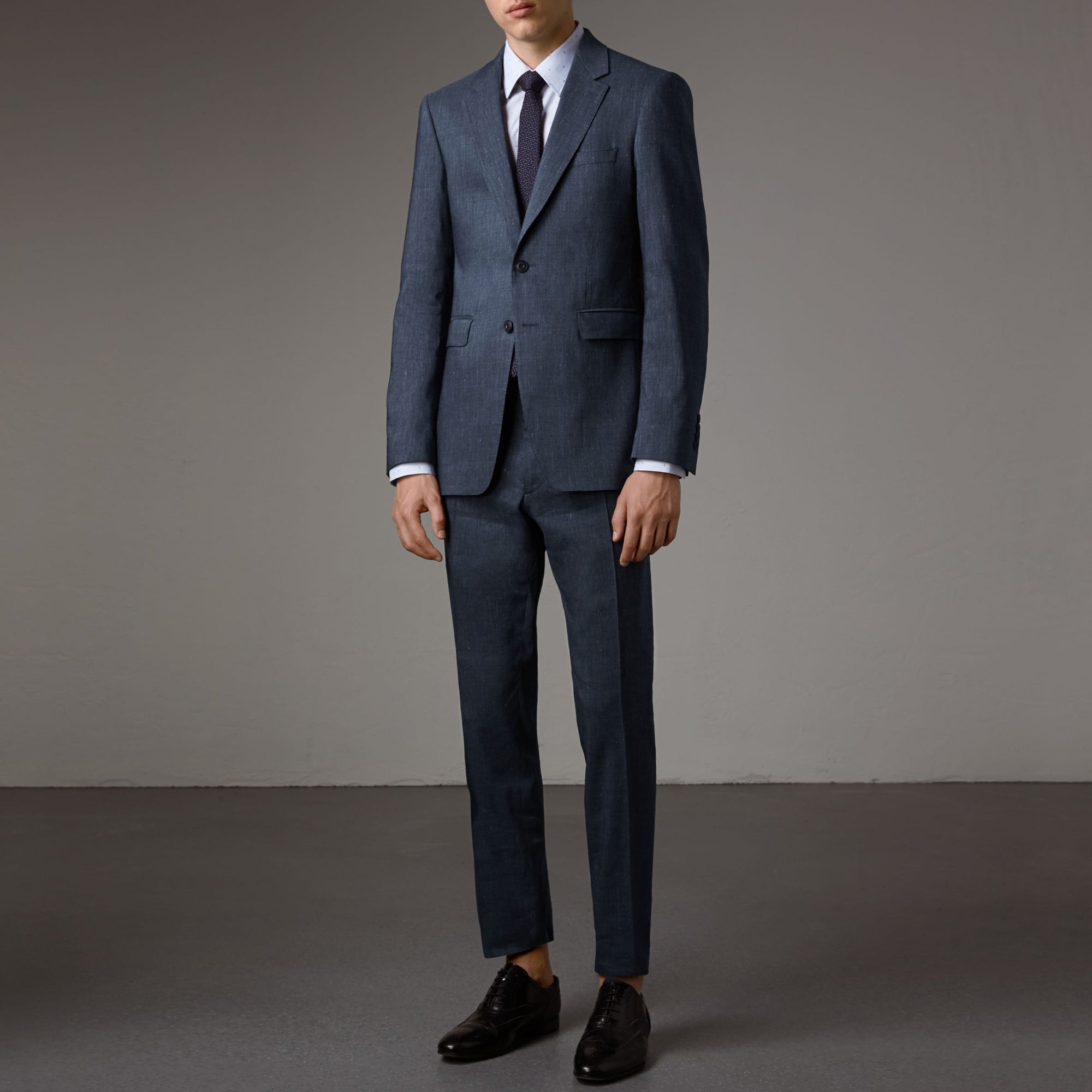 Costume de coupe moderne en lin et laine Travel Tailoring - Slate Blue