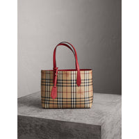 Petit sac tote réversible en cuir et tissu Haymarket check - Poppy Red