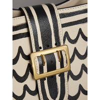 Sac tote The Buckle medium en cuir à imprimé trompe-l'œil - Limestone